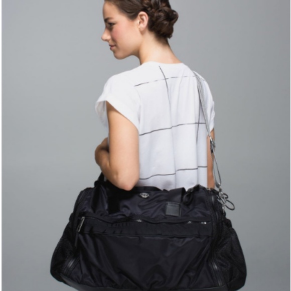 !!!SOLD!!!! Lululemon Weekend Warrior duffel - Picture 3 of 7